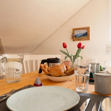 Appartement Anemone - 4 Mit Bergblick & Alpenflair Germaringen